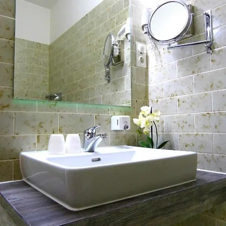 Wurms Hotel Dusseldorf
